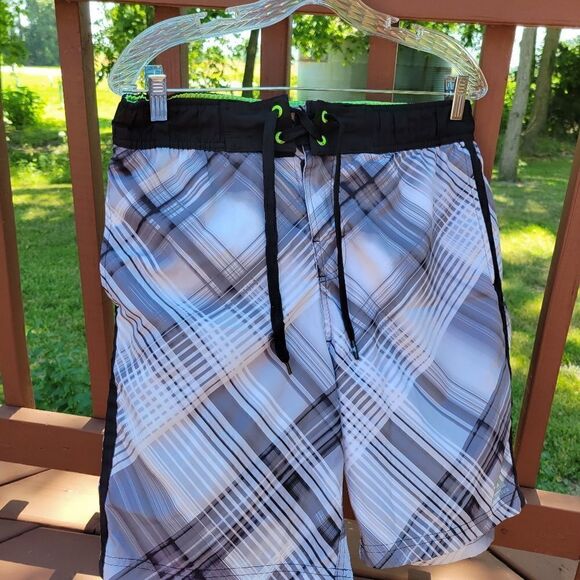 Reebok ZeroXposure Black White  Boys Plaid Design Summer Swim Trunks  sz Small - Picture 1 of 9
